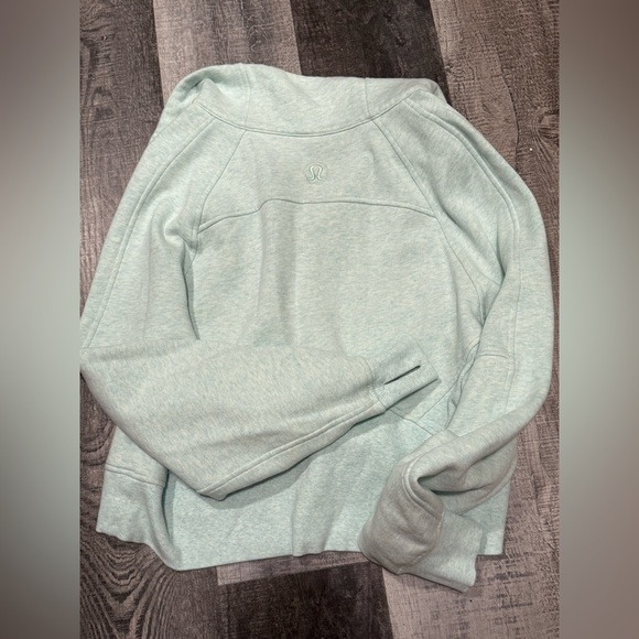Lululemon Scuba Oversized Funnel Neck Shirt in Heathered Delicate Mint - Picture 5 of 5